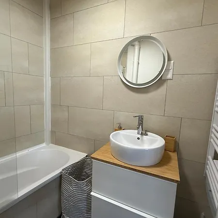 Autonomie Et Confort - Centre Sur - Baignoire Et Lave Linge Apartman